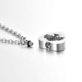 Personalisierter Hochglanz-Edelstahl-Gedenkschmuck mit Urne – Herzanhänger mit Lebensbaum-Gravur, Rückseite gravierbar